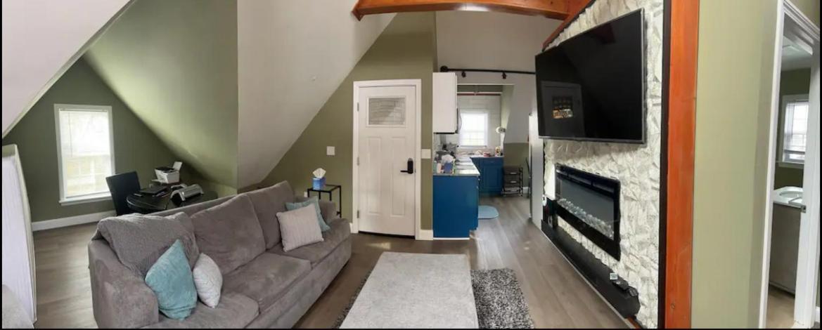 Large Studio Open Concept In Boston Zoo Franklin Park Near Exterior photo